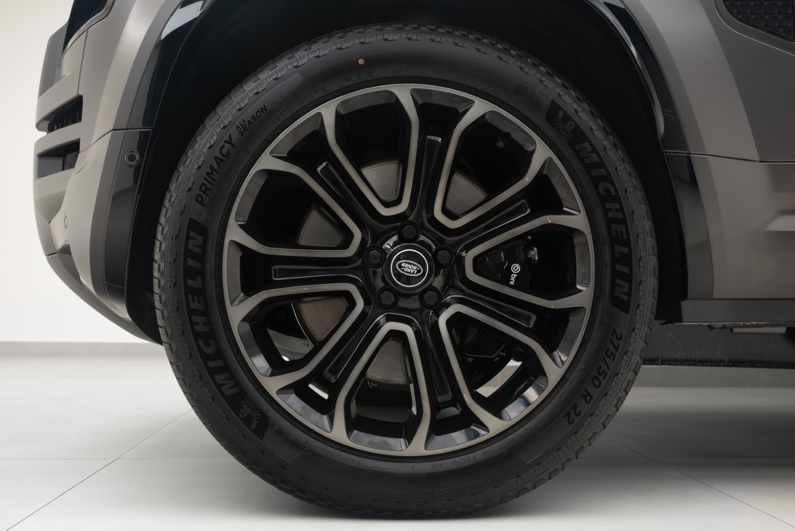 2025 LAND ROVER DEFENDER P635 OCTA | GCC 5 YEARS WARRANTY | 635 HP | HIGH SPEC